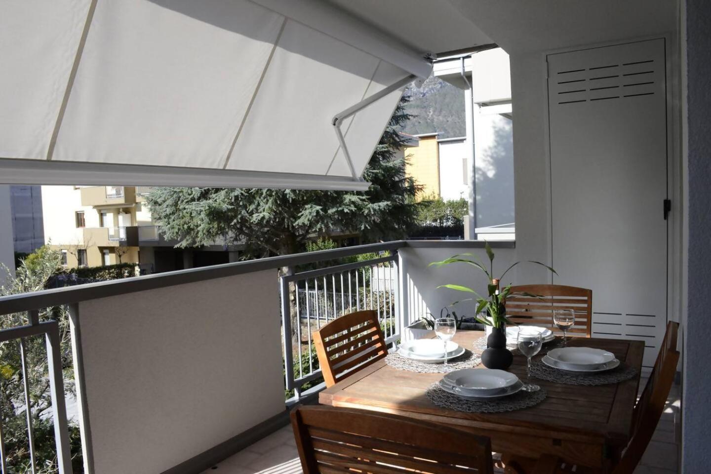 Appartamento Peler13 Con Balcone E Parcheggio Riva del Garda Bagian luar foto