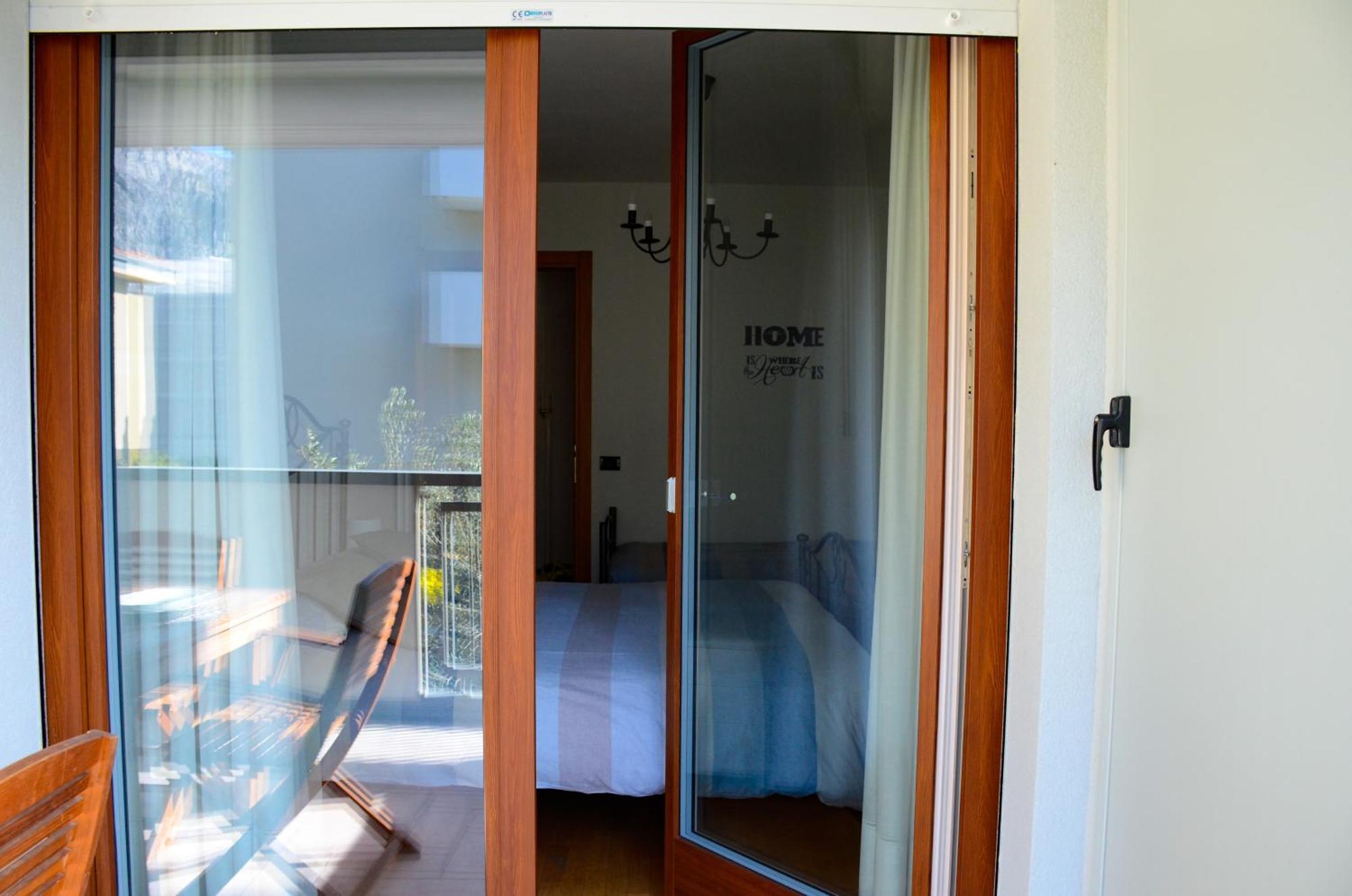 Appartamento Peler13 Con Balcone E Parcheggio Riva del Garda Bagian luar foto