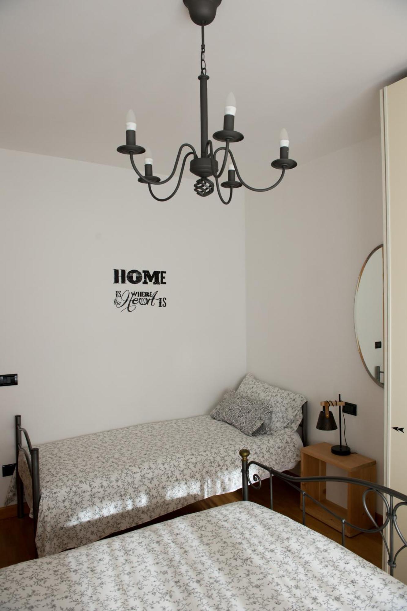 Appartamento Peler13 Con Balcone E Parcheggio Riva del Garda Bagian luar foto